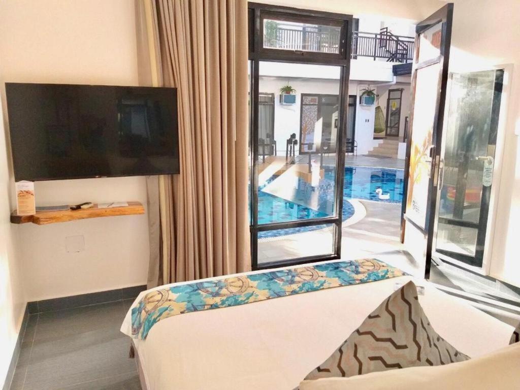 White Breeze Palawan Boutique Hotel Puerto Princesa Exterior photo